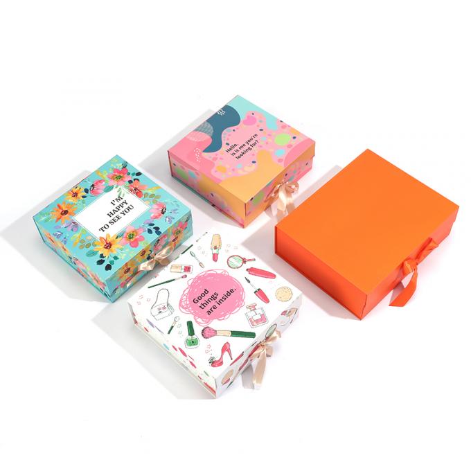 Kích thước tùy chỉnh được chấp nhận hộp quà gấp từ tính với in màu CMYK Pantone 9