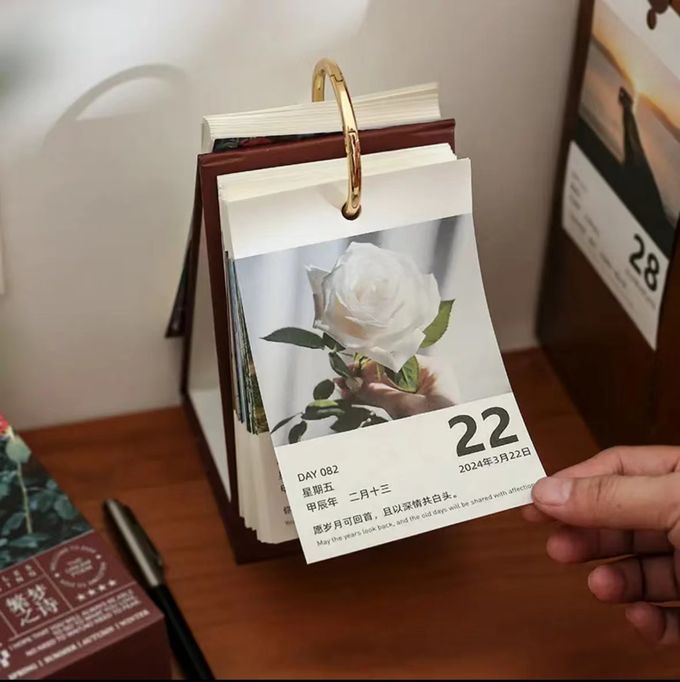 Lịch Mùa Xuân được in tùy chỉnh Lịch bàn với các bức tranh phong cảnh 0